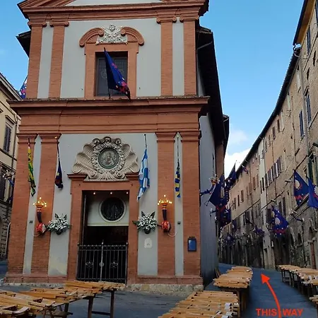 Un Terrazzo Sulla Magia * Сиена